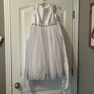 Size 10 flower girls dress, never worn.